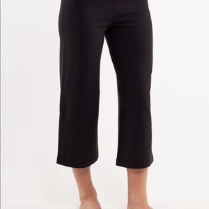 Lululemon Relaxed Fit Crop II